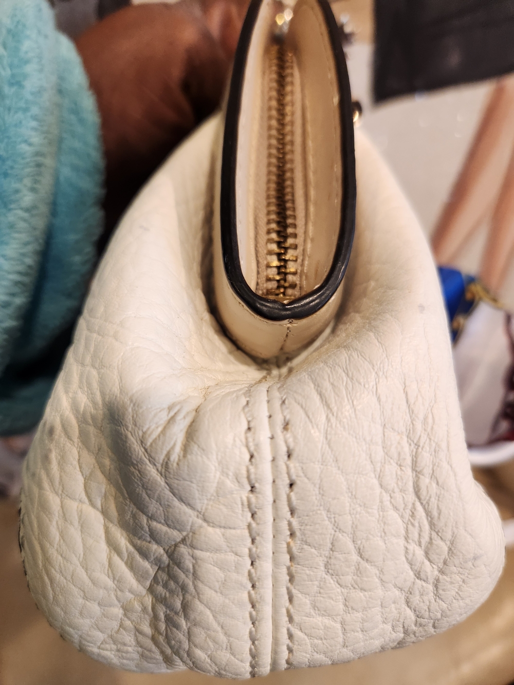 Kate Spade Cream and White Women's Crossbody Bag with Bow and Scarf Accent - Picture 10 of 15